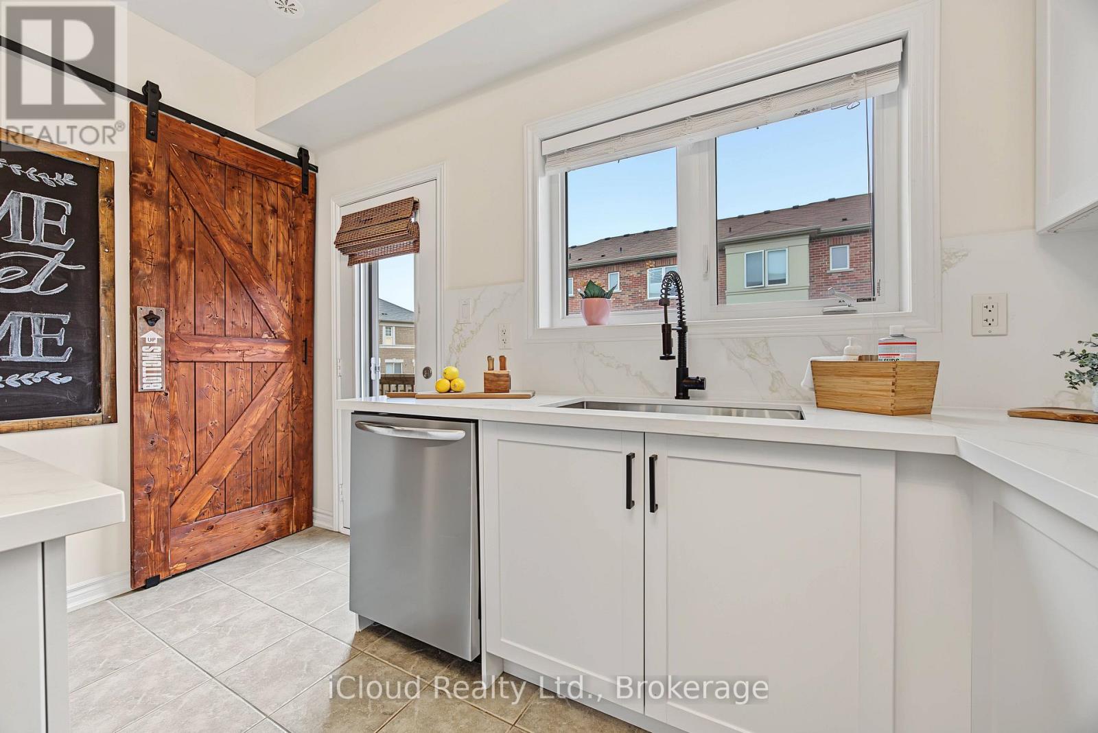 49 Aspen Hills Road, Brampton, Ontario  L6Y 0H7 - Photo 10 - W14095806