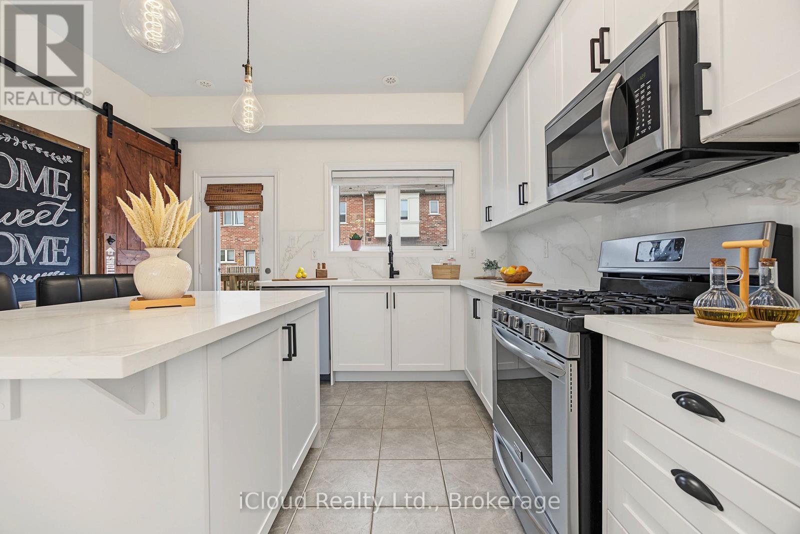 49 Aspen Hills Road, Brampton, Ontario  L6Y 0H7 - Photo 9 - W14095806