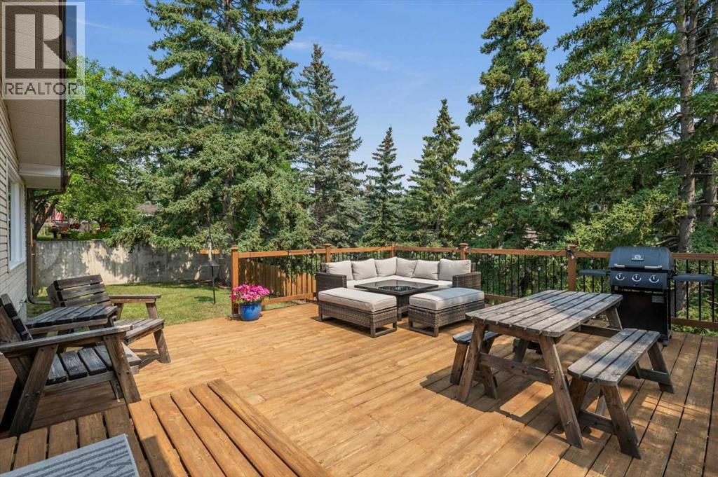 424 Silver Valley Drive Nw, Calgary, Alberta  T3B 4C2 - Photo 3 - A2333644