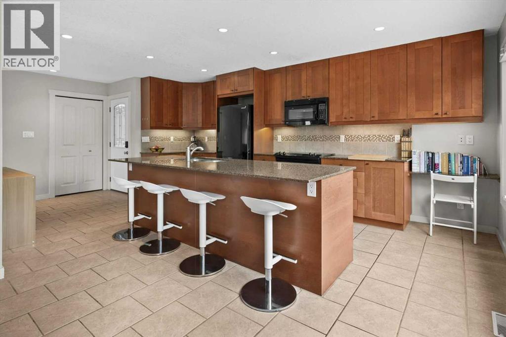 424 Silver Valley Drive Nw, Calgary, Alberta  T3B 4C2 - Photo 17 - A2333644