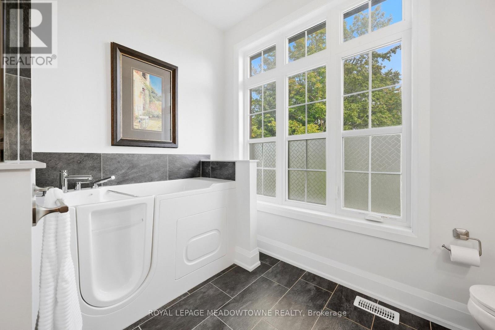 8 J B Robson Court, Halton Hills, Ontario  L7G 0P3 - Photo 19 - W13799708