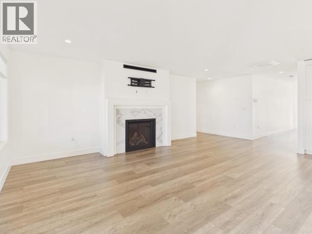 7452 GABRIOLA CRESCENT