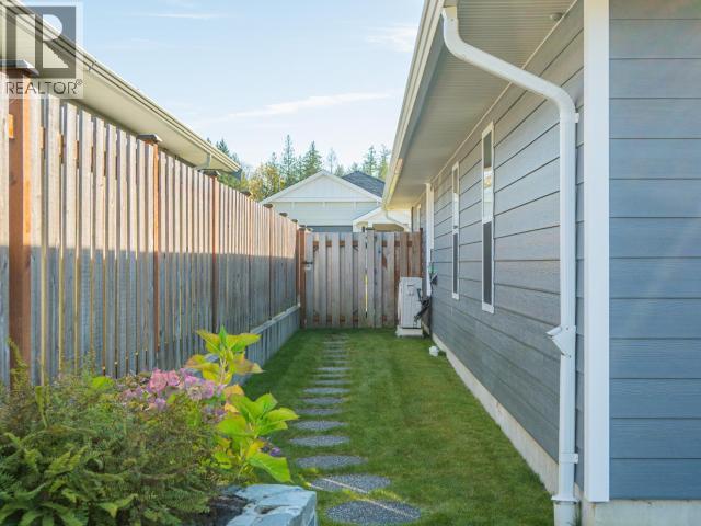 7452 GABRIOLA CRESCENT
