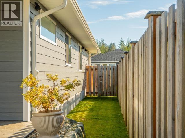 7452 GABRIOLA CRESCENT