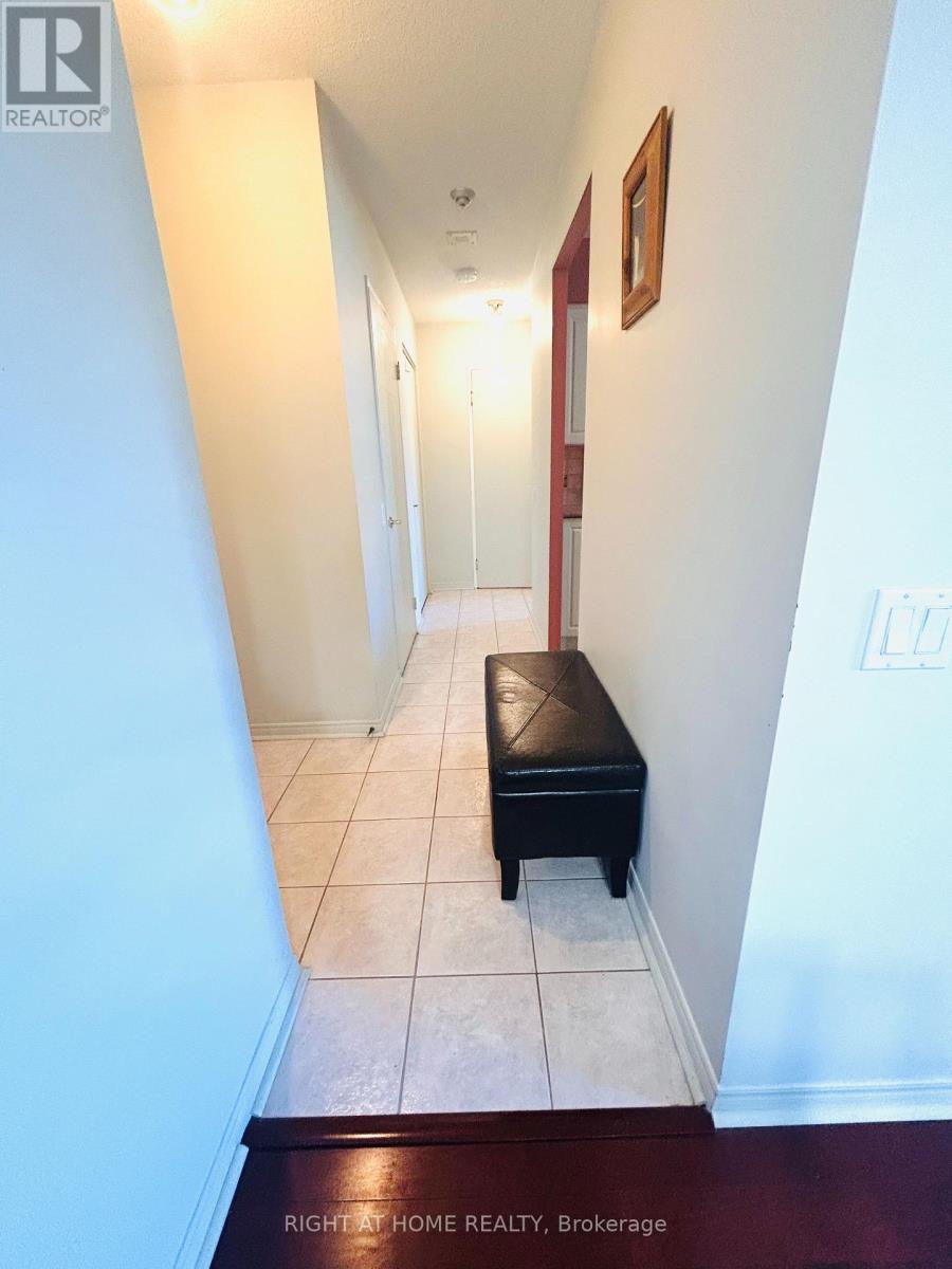 1009 - 11 Thorncliffe Pk Drive, Toronto, Ontario  M4H 1P3 - Photo 13 - C14095826