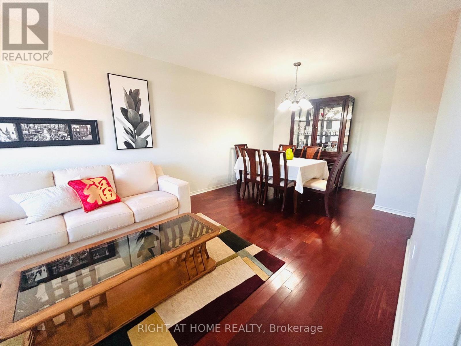 1009 - 11 Thorncliffe Pk Drive, Toronto, Ontario  M4H 1P3 - Photo 4 - C14095826