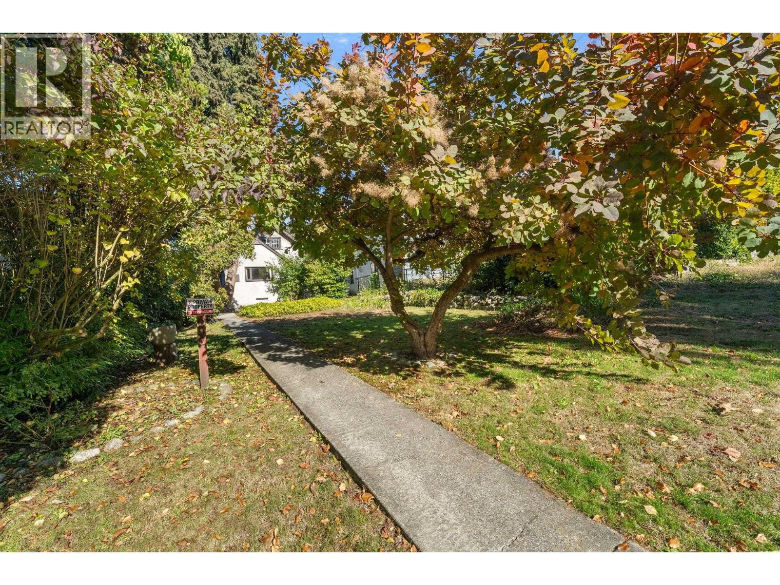 652 W 14th Street, North Vancouver, British Columbia  V7M 1R2 - Photo 2 - R3176692