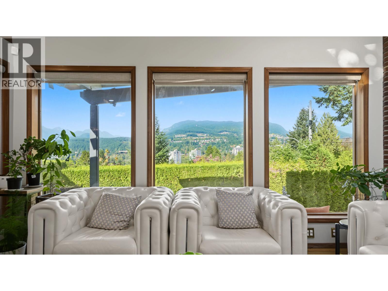 2206 Pinecrest Avenue, Coquitlam, British Columbia  V3J 6T6 - Photo 4 - R3176694