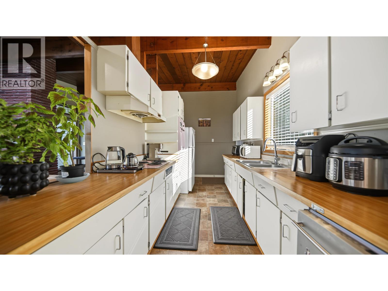 2206 Pinecrest Avenue, Coquitlam, British Columbia  V3J 6T6 - Photo 6 - R3176694