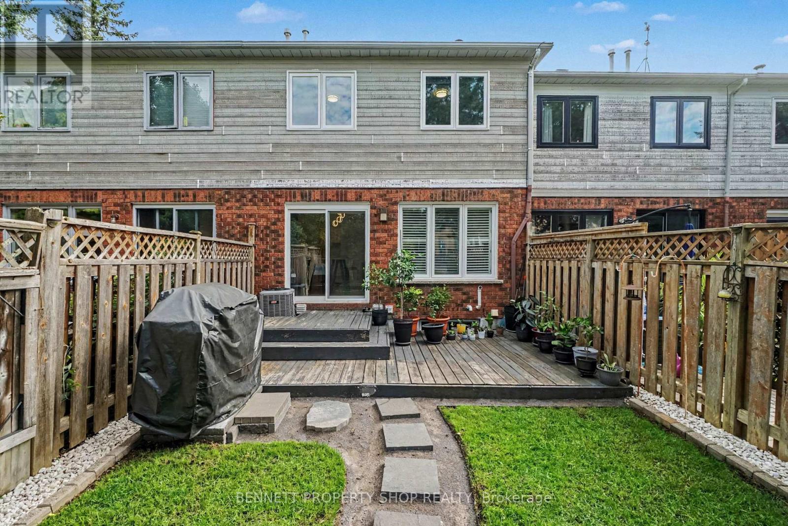 4 Winnegreen Court, Ottawa, Ontario  K1G 5P3 - Photo 11 - X13837086