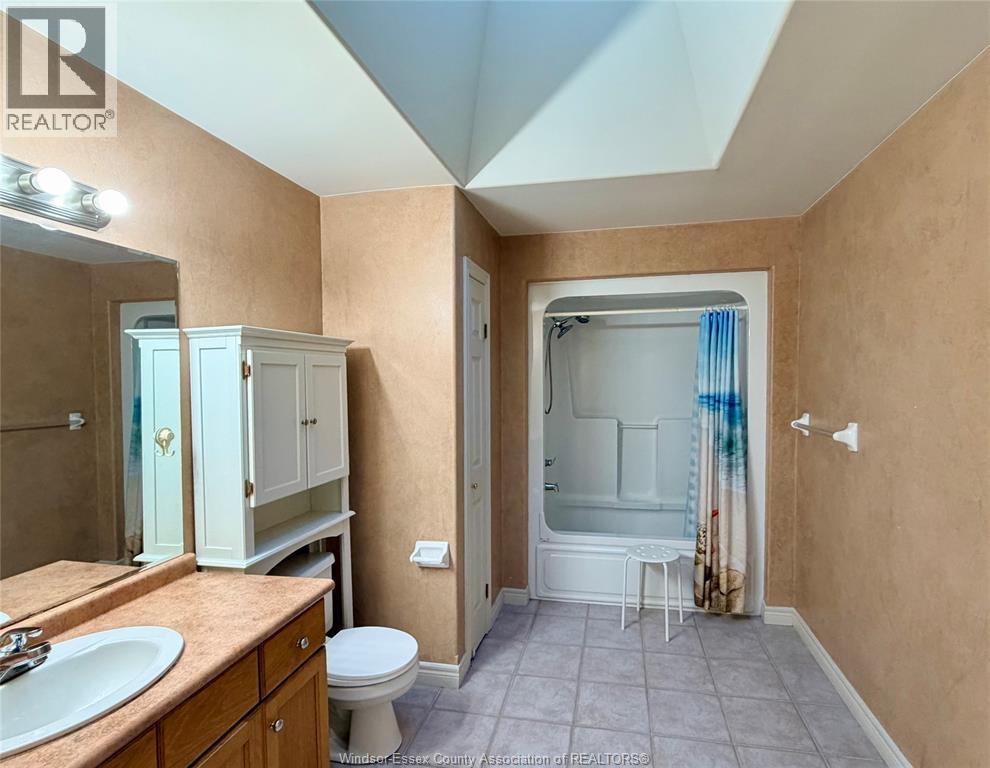 4211 Masotti Crescent, Windsor, Ontario  N9G 2V4 - Photo 8 - 26023840