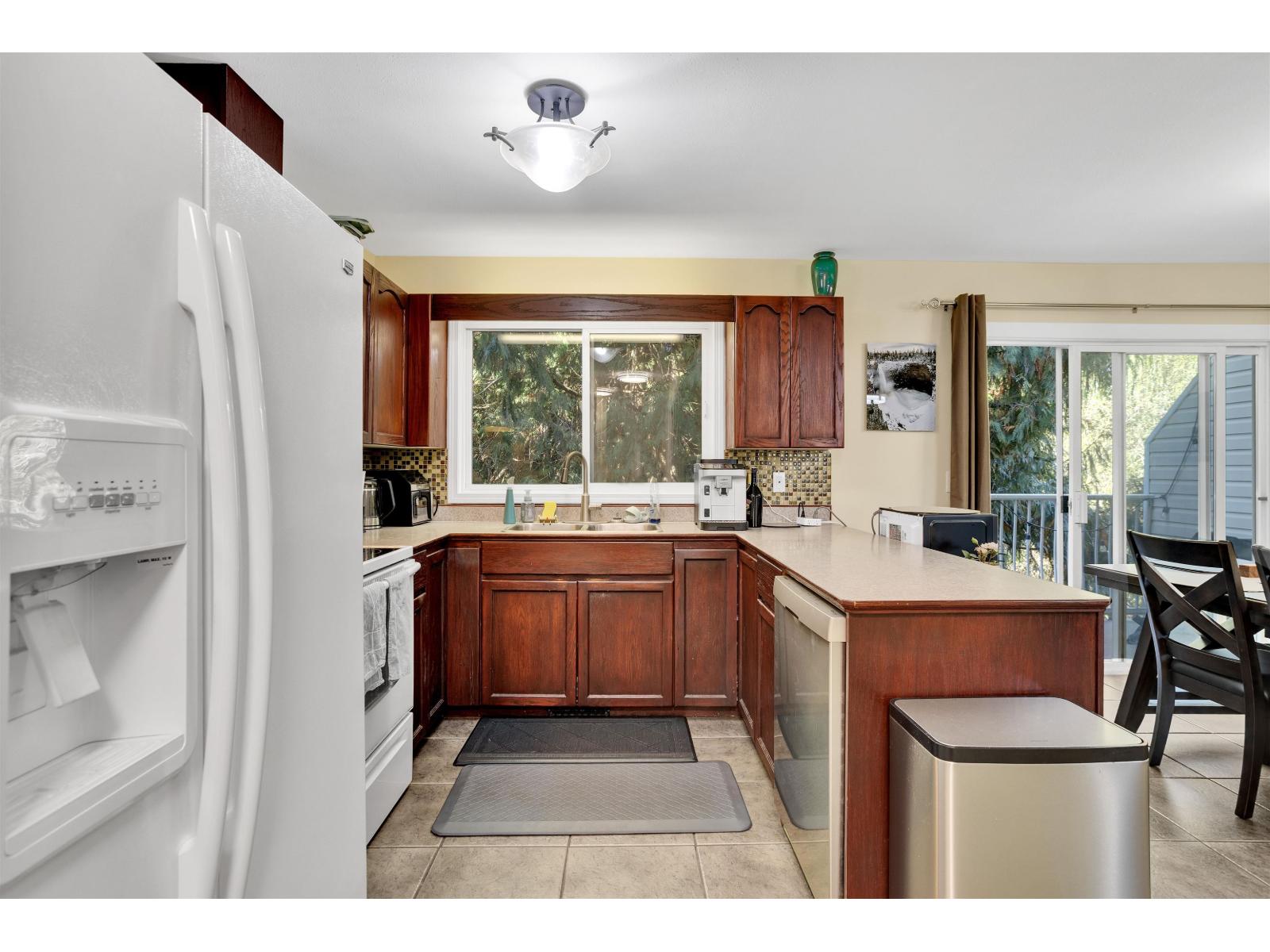 10 46375 CESSNA DRIVE|Chilliwack Proper South