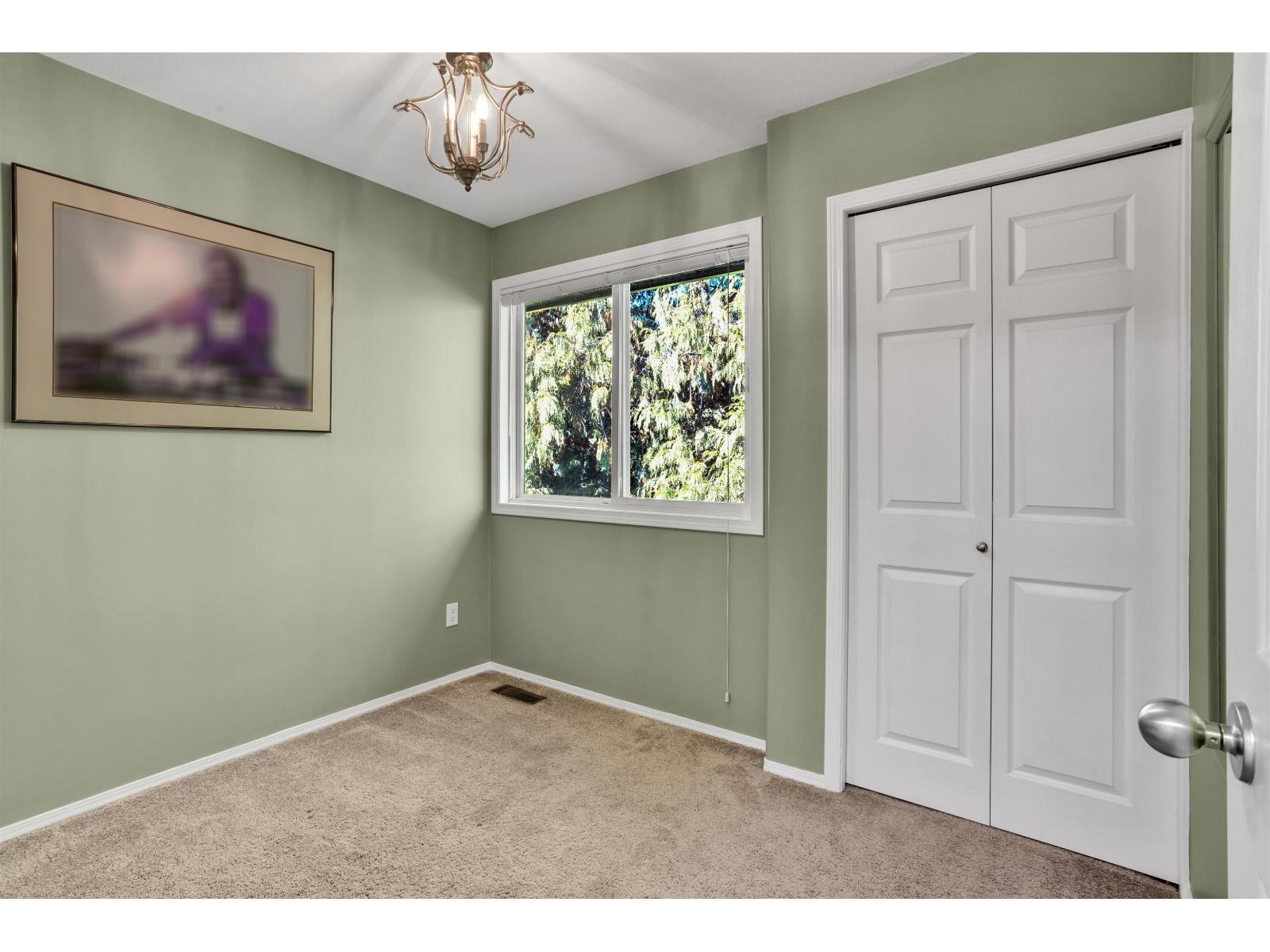 10 46375 CESSNA DRIVE|Chilliwack Proper South