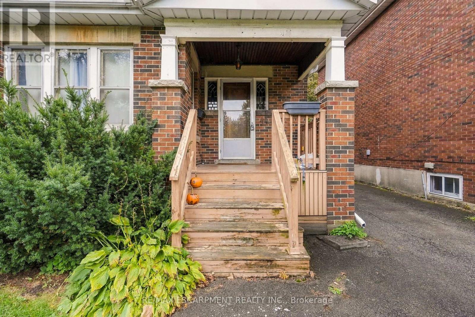 44 Dalewood Crescent, Hamilton, Ontario  L8S 4B6 - Photo 2 - X14095838