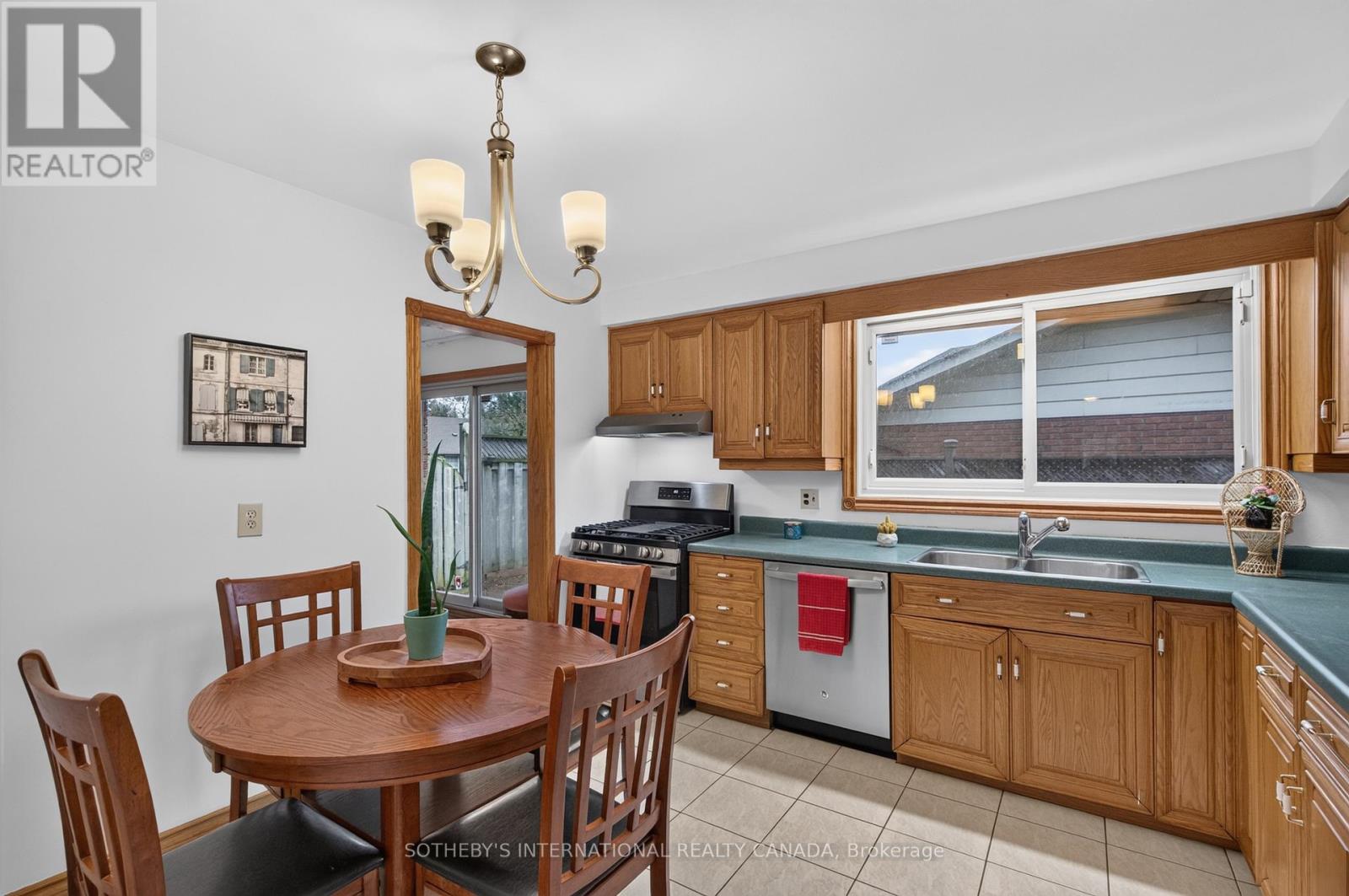 83 Marcella Crescent Sw, Hamilton, Ontario  L8K 6E9 - Photo 15 - X14095840