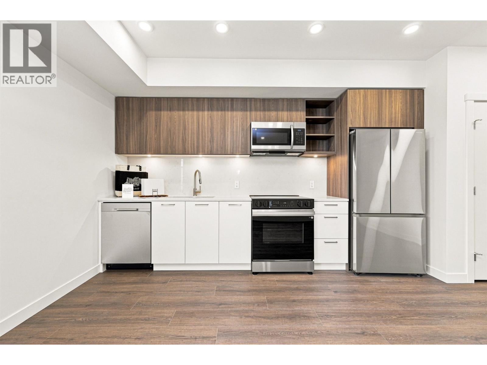 233 82 First Street, New Westminster, British Columbia  V3L 0L8 - Photo 5 - R3175574