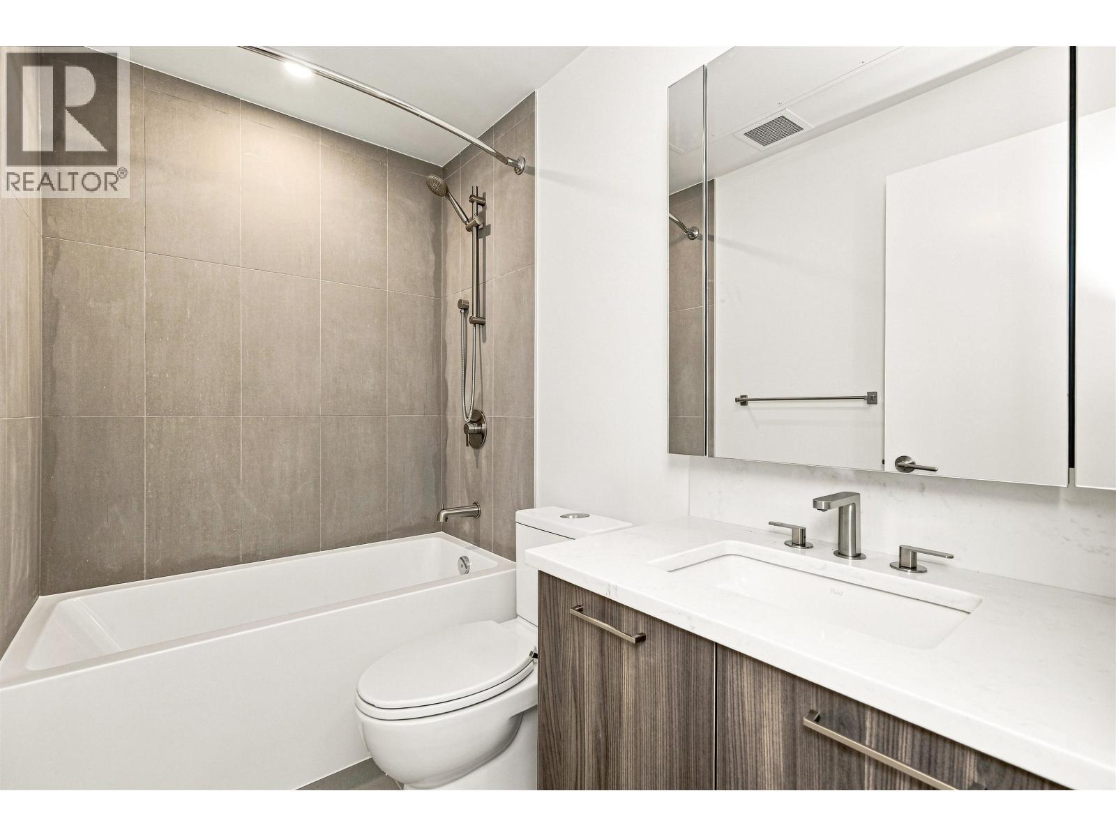233 82 First Street, New Westminster, British Columbia  V3L 0L8 - Photo 8 - R3175574