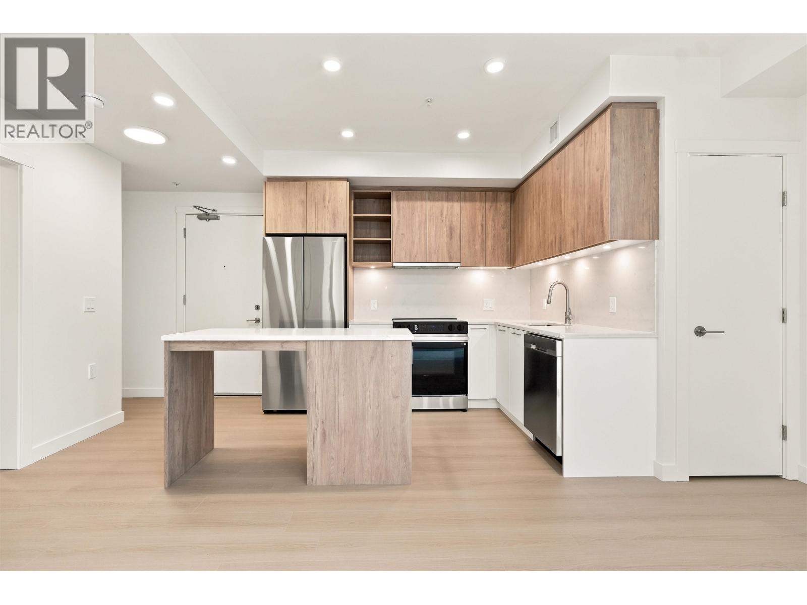 331 82 First Street, New Westminster, British Columbia  V3L 0L8 - Photo 5 - R3176355