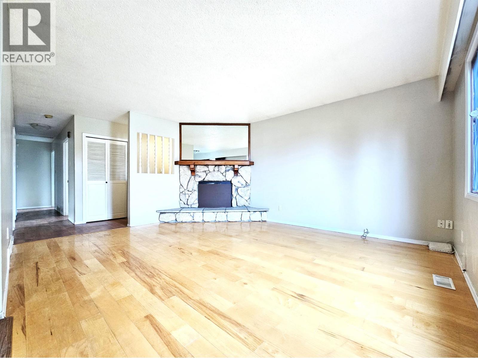 1401 FRASER CRESCENT