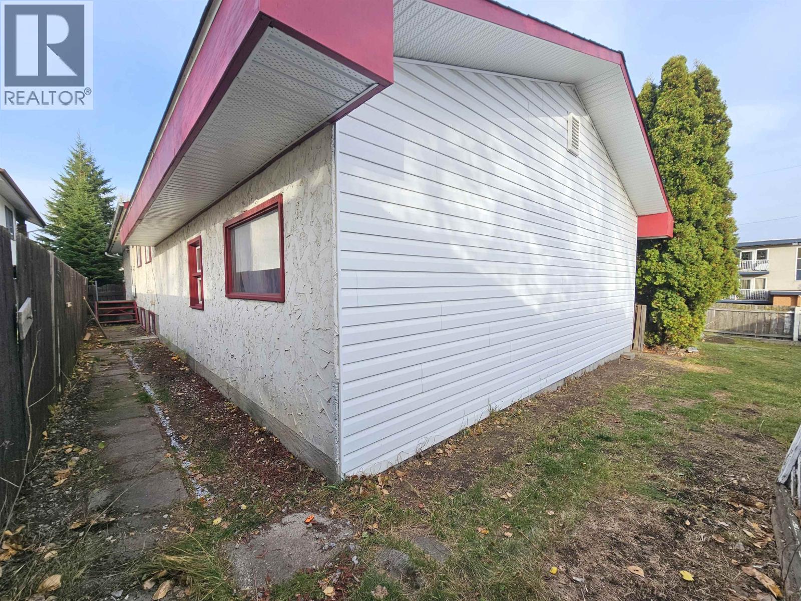 1401 FRASER CRESCENT