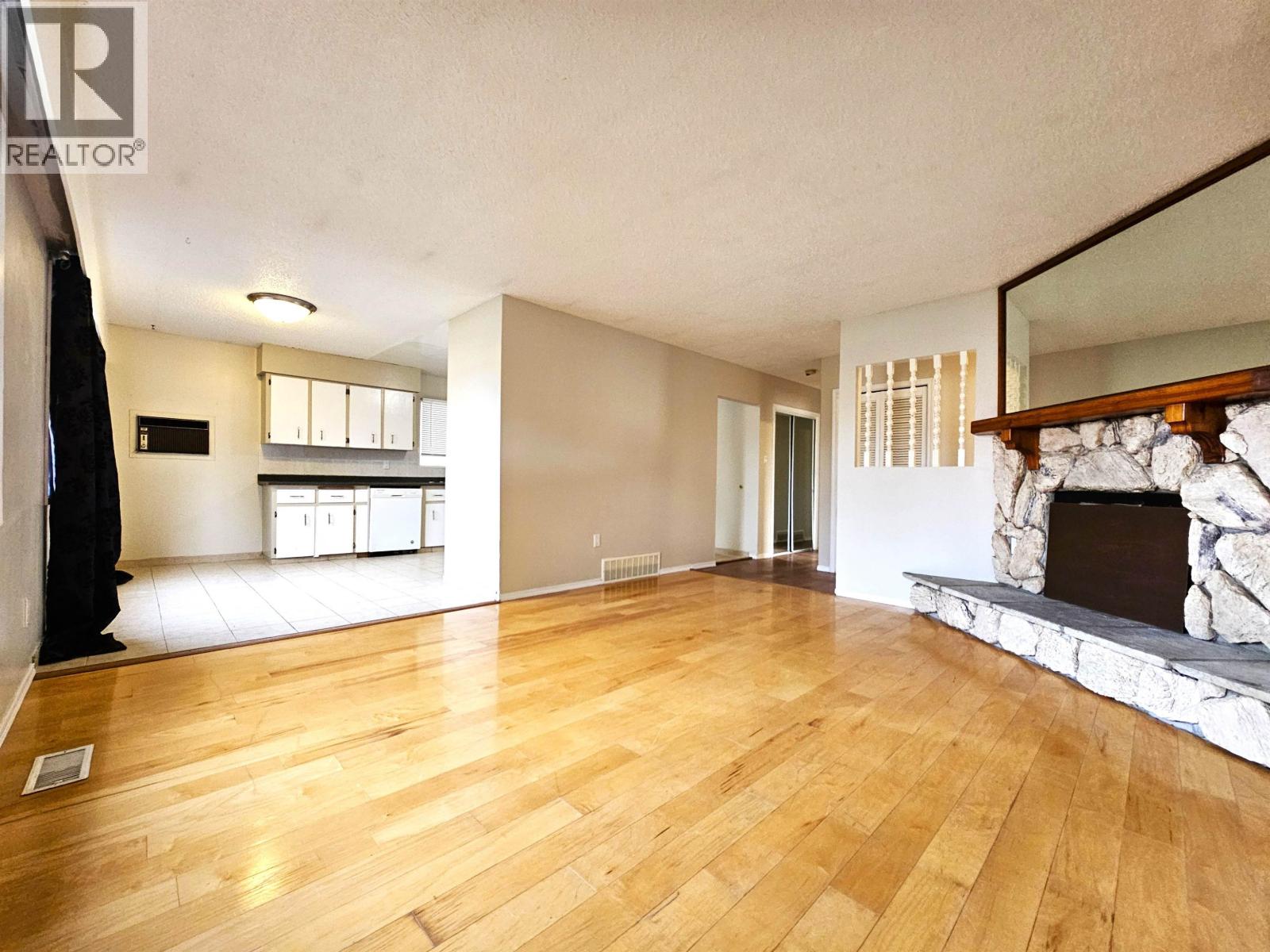 1401 FRASER CRESCENT