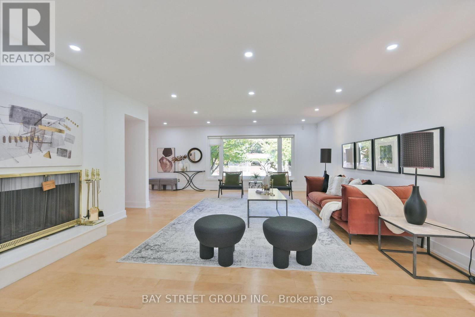 50 Owen Boulevard, Toronto, Ontario  M2P 1E9 - Photo 3 - C14095920