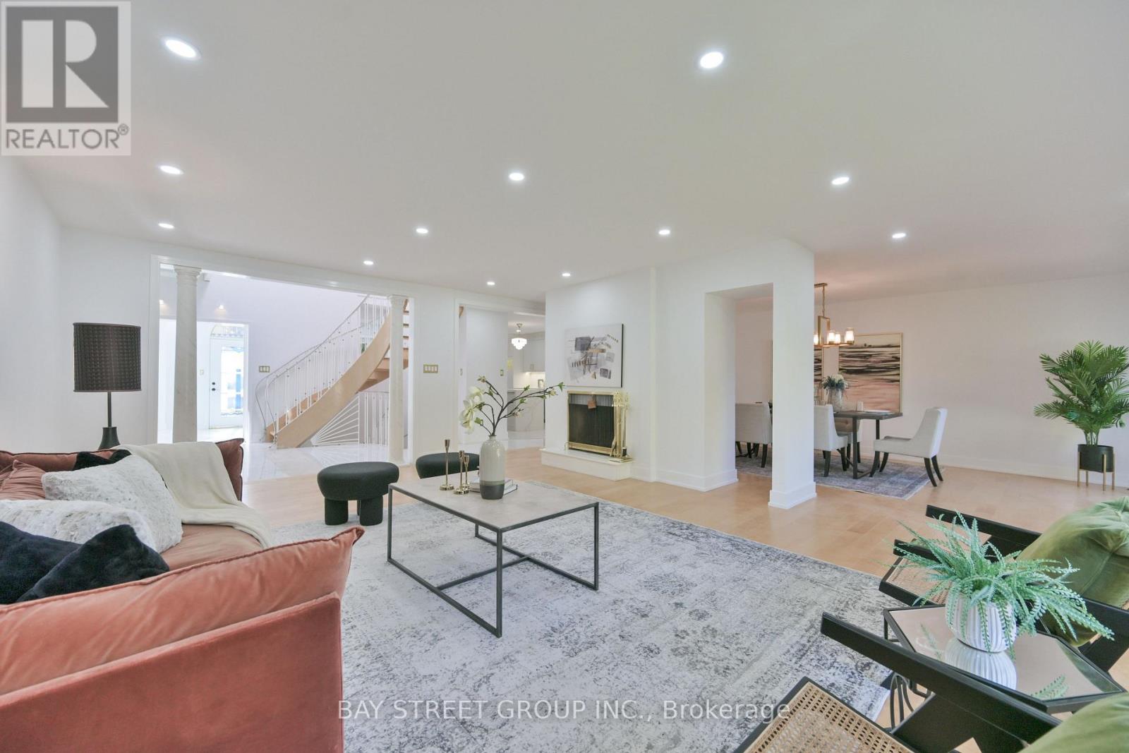 50 Owen Boulevard, Toronto, Ontario  M2P 1E9 - Photo 5 - C14095920