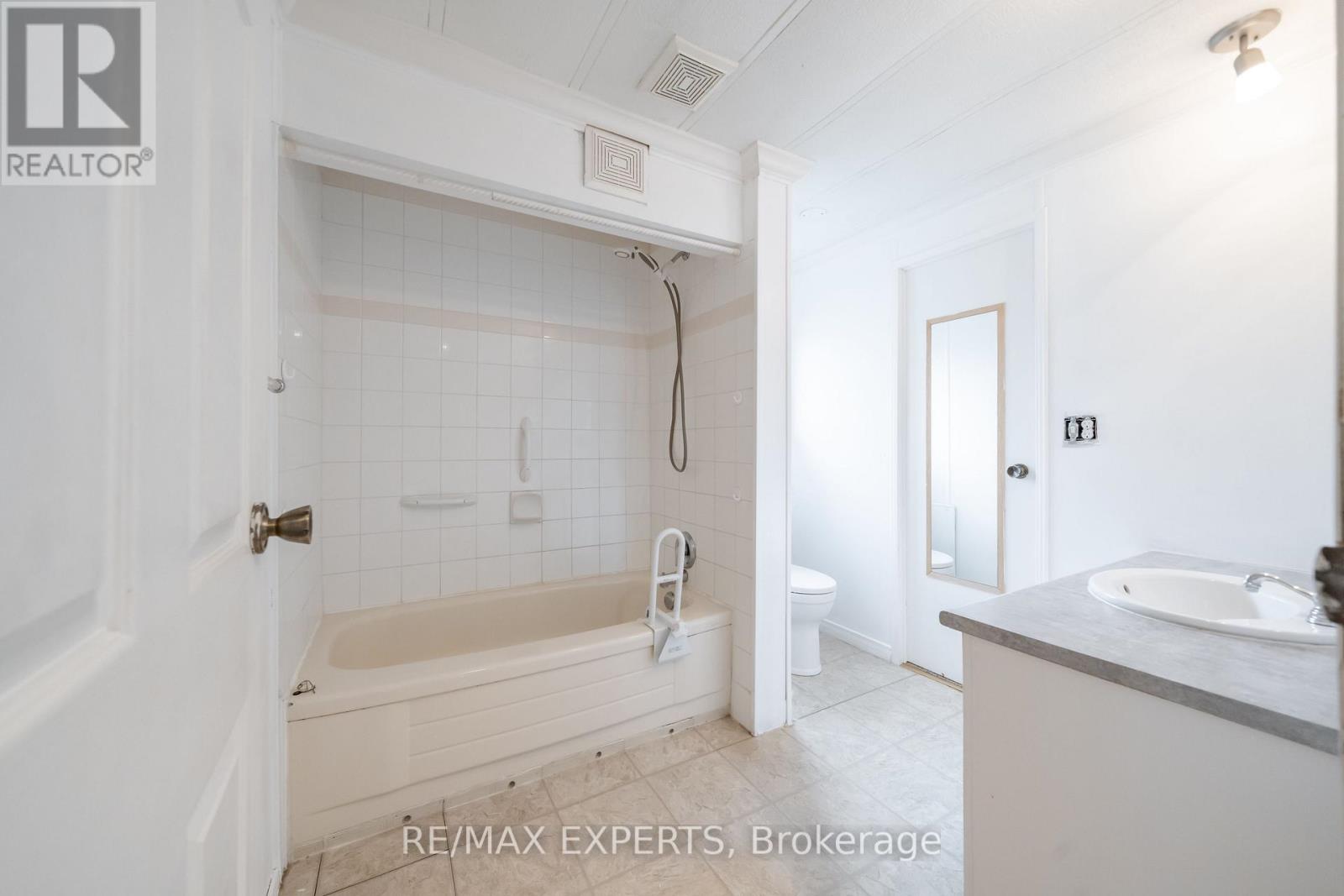 77 Linden Lane, Innisfil, Ontario L9S 1P3 - Photo 12 - N14095888