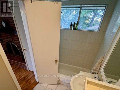 103 Laurentide Drive, Toronto, Ontario  M3A 3E4 - Photo 9 - C14095758