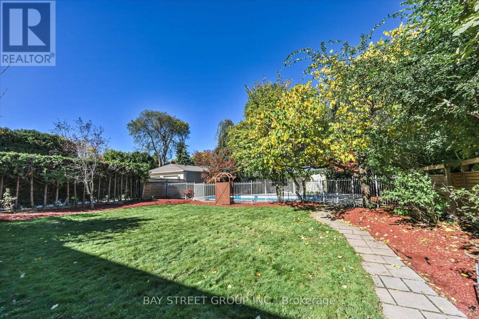 50 Owen Boulevard, Toronto, Ontario  M2P 1E9 - Photo 36 - C14095920
