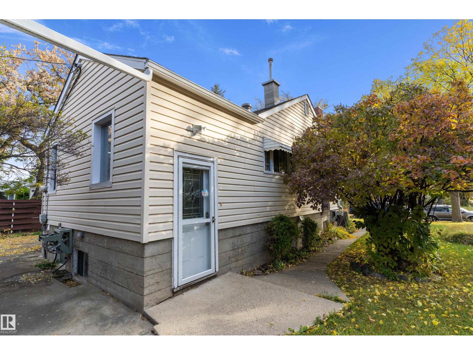 11704 135A ST NW