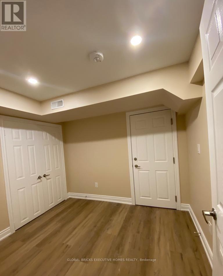 Lower - 5825 Fieldon Road, Mississauga, Ontario  L5M 5K1 - Photo 8 - W14095868