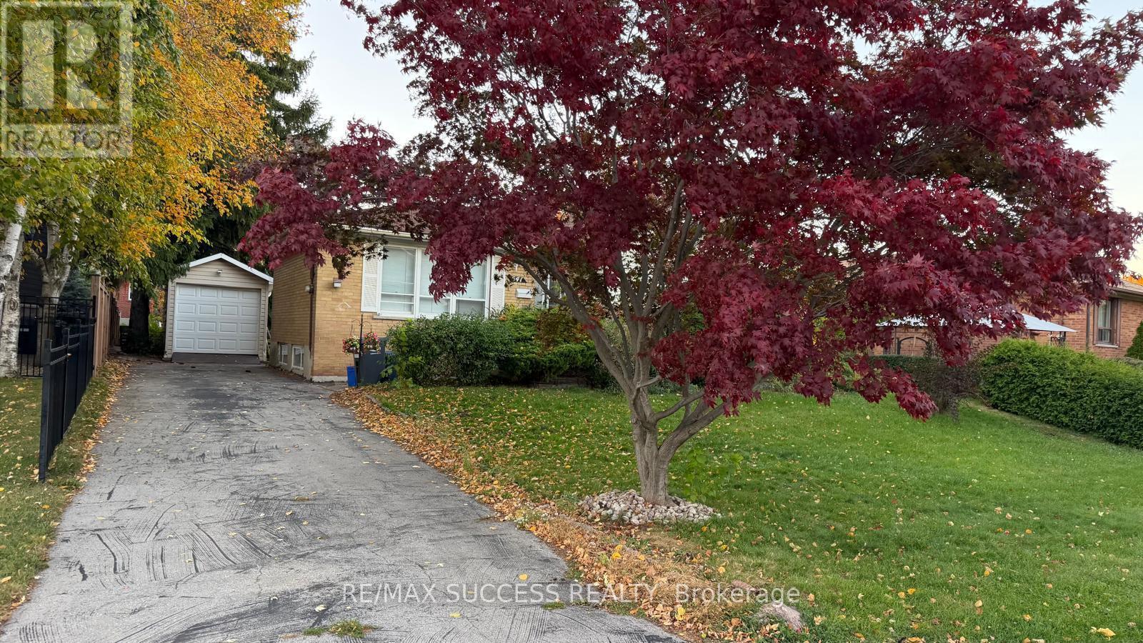 541 Wingrove Crescent N, Oakville, Ontario  L6L 4R7 - Photo 2 - W14095940