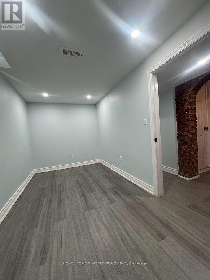 138 Lindylou Road, Toronto, Ontario  M9M 2B6 - Photo 17 - W14095968