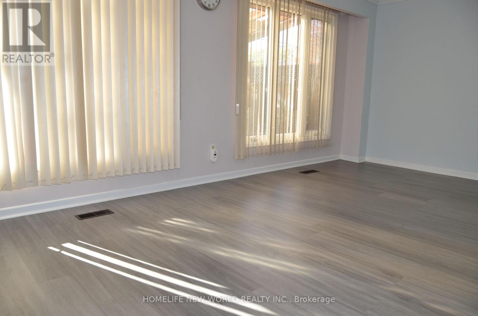 138 Lindylou Road, Toronto, Ontario  M9M 2B6 - Photo 8 - W14095968
