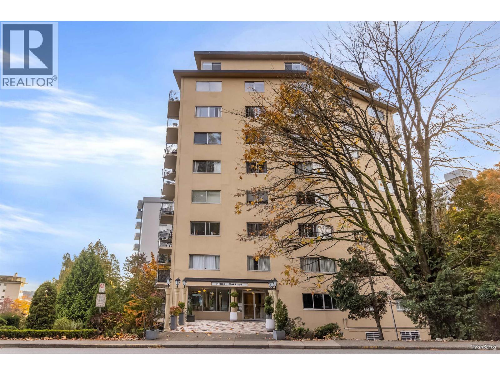 804 1930 MARINE DRIVE