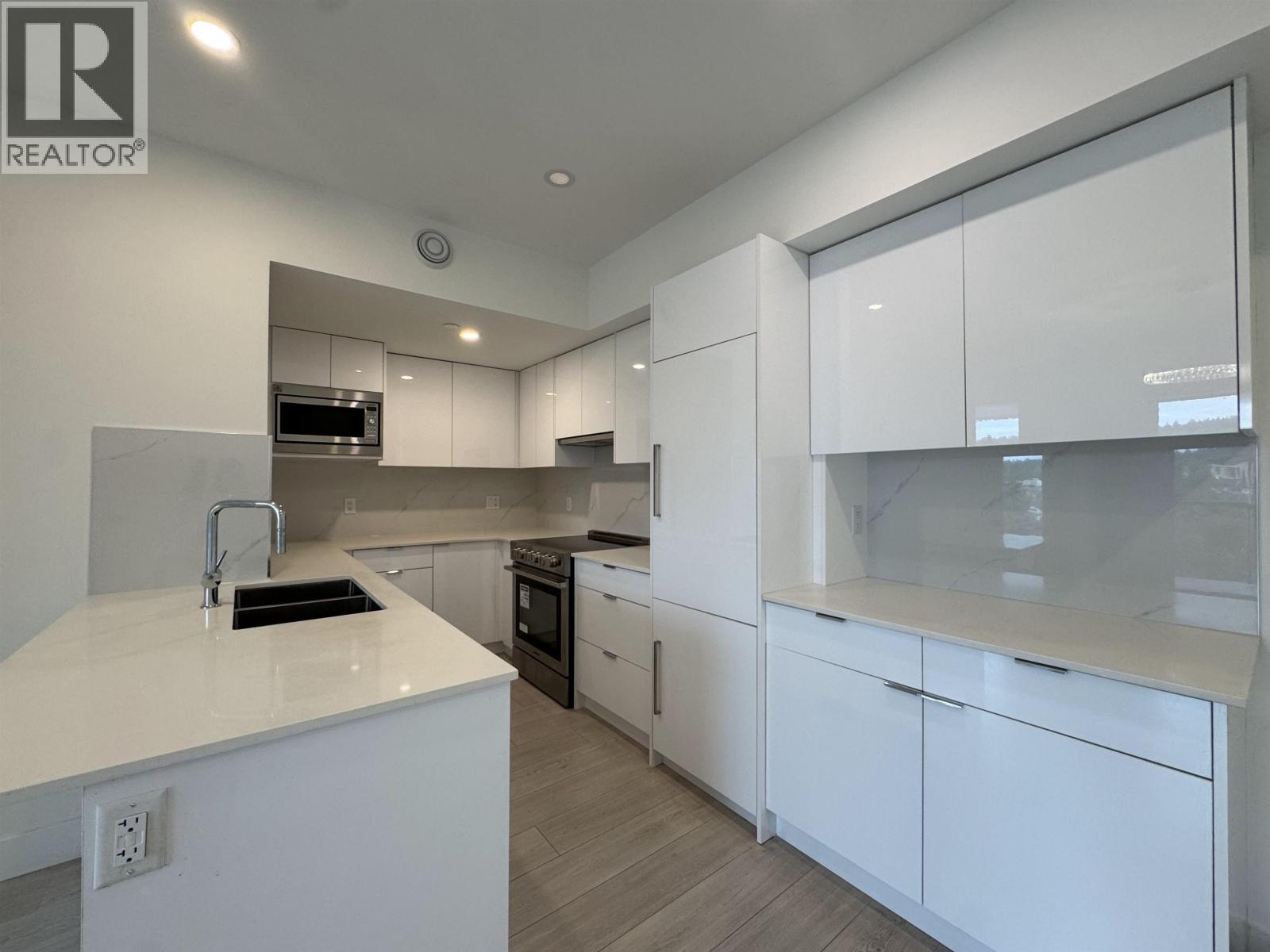 602 5399 Joyce Street, Vancouver, British Columbia  V5R 4H3 - Photo 3 - R3173073
