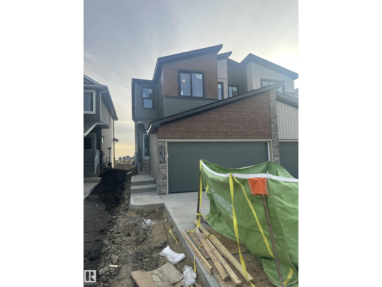 5661 Hawthorn WY SW