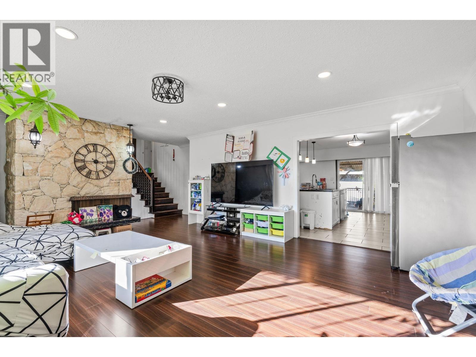 6773 Halifax Street, Burnaby, British Columbia  V5B 2R3 - Photo 5 - R3176734