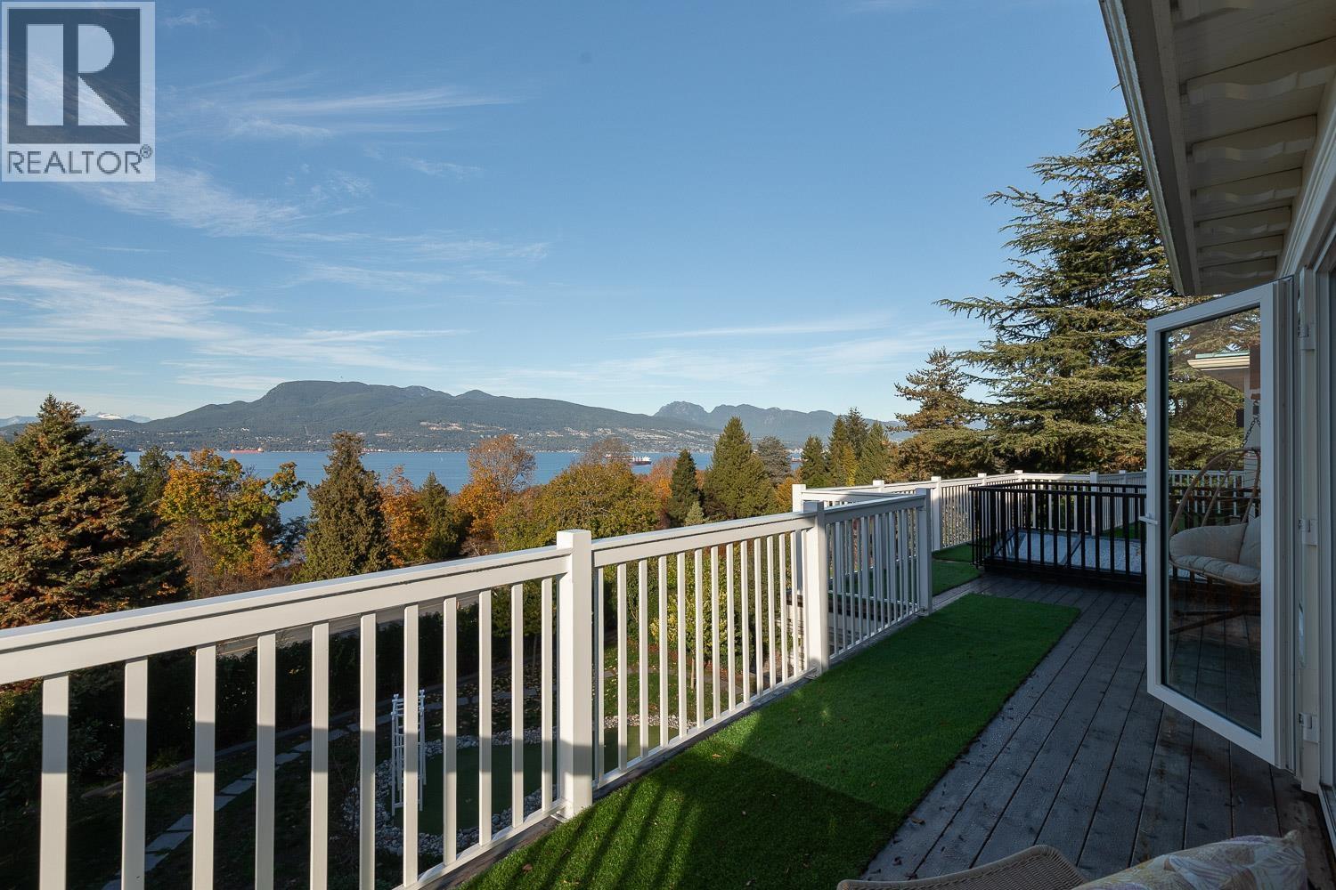 5747 Newton Wynd, Vancouver, British Columbia  V6T 1H6 - Photo 25 - R3176777