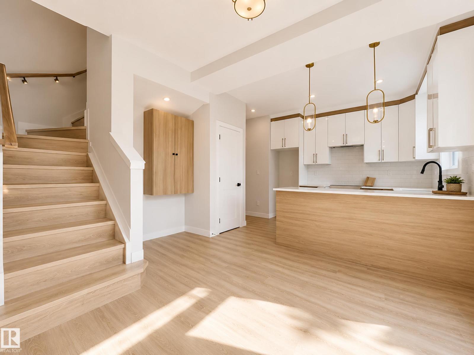 10627 149 ST NW
