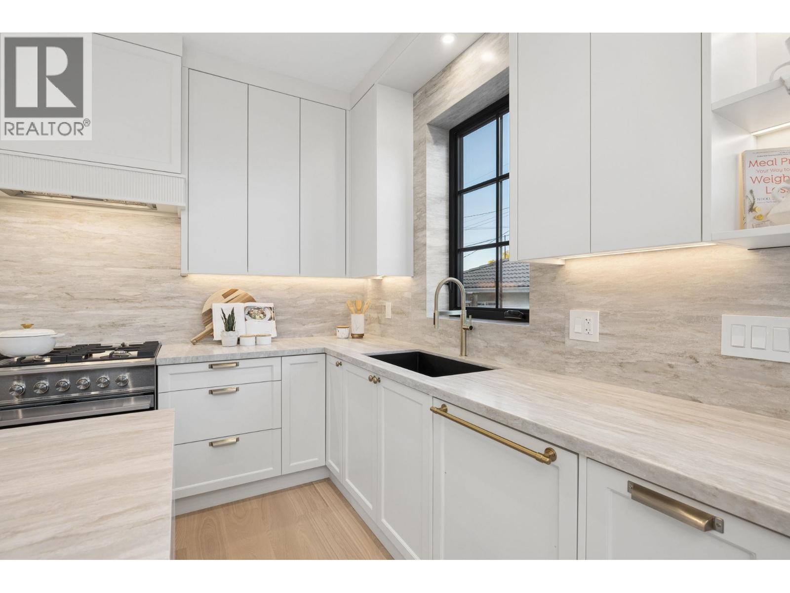 2 2733 William Street, Vancouver, British Columbia  V5K 2Y7 - Photo 17 - R3176756