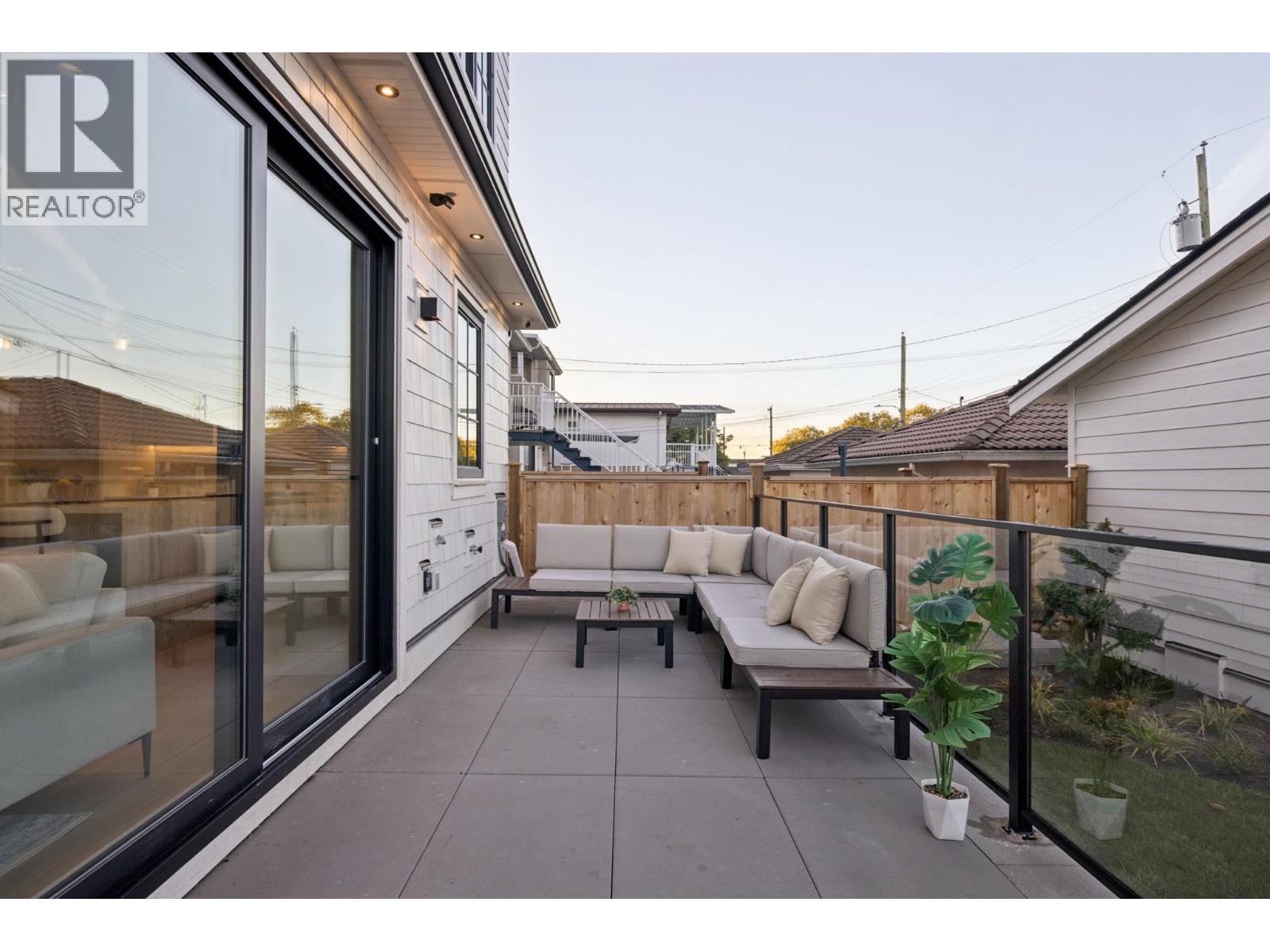 2 2733 William Street, Vancouver, British Columbia  V5K 2Y7 - Photo 37 - R3176756