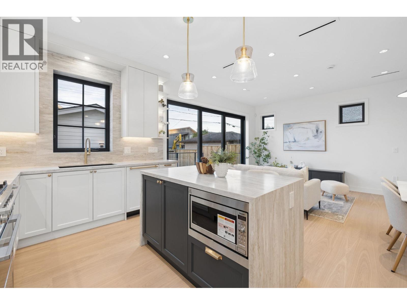 2 2733 William Street, Vancouver, British Columbia  V5K 2Y7 - Photo 13 - R3176756