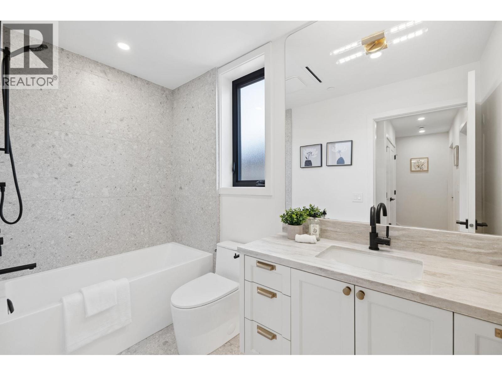 2 2733 William Street, Vancouver, British Columbia  V5K 2Y7 - Photo 28 - R3176756