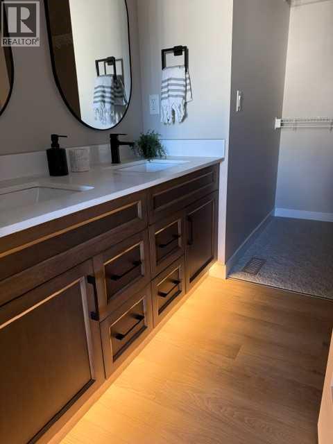 9 Gray Close, Sylvan Lake, Alberta  T4S 0W4 - Photo 9 - A2310274
