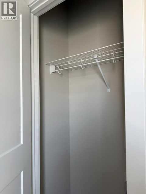 7 Gray Close