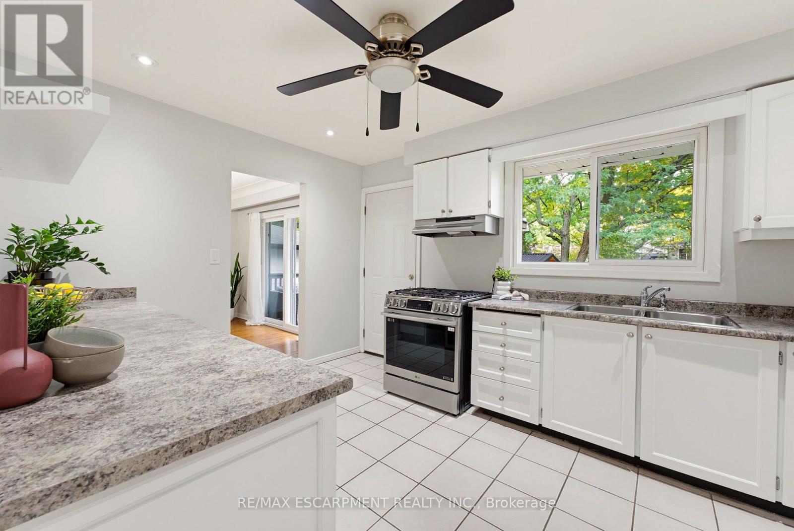 1452 Jefferson Road, Burlington, Ontario  L7P 2C6 - Photo 9 - W14087280