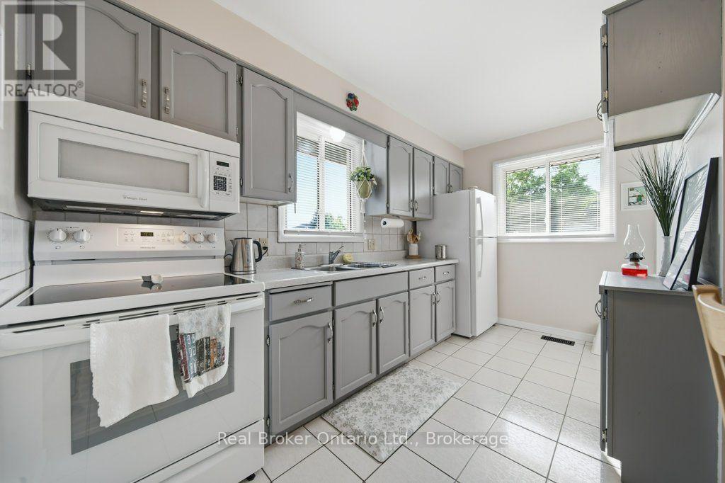 22 Mountford Drive, Guelph, Ontario  N1E 6E9 - Photo 8 - X14096044