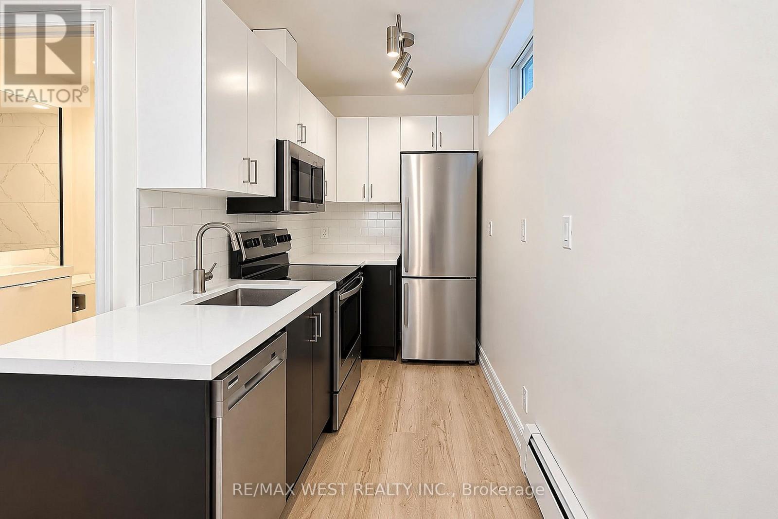 101 - 291 Scarlett Road, Toronto, Ontario  M6N 4L1 - Photo 3 - W14096028